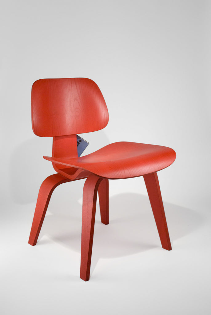 Plywood Chair DCW <br/>by Charles and Ray Eames - Vitra
